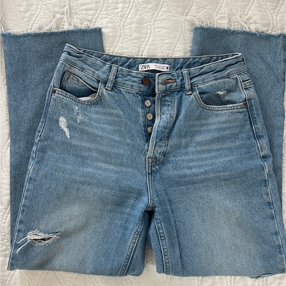Zara Women's Light Blue Distressed Straight Leg Jeans